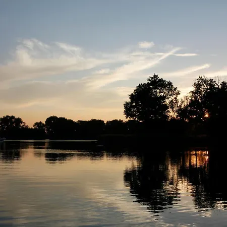 Nad Jeziorem Penzion