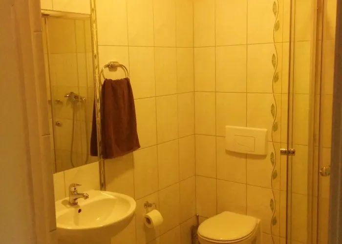 Nad Jeziorem Pensión 3*